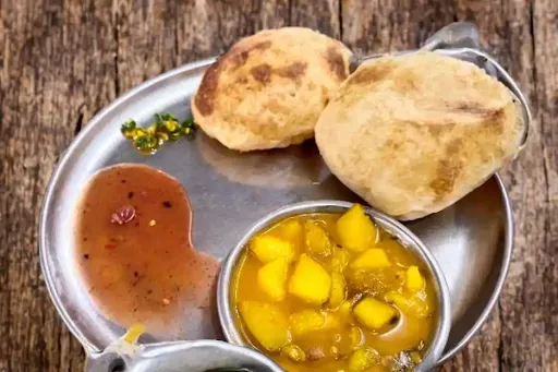 Hing Kachori [2 Pieces] With Aloo Sabzi