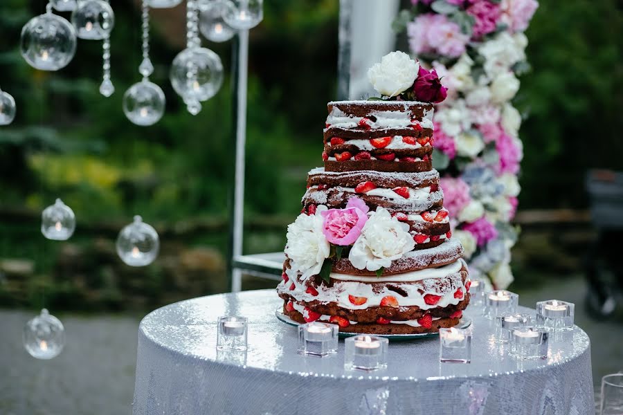 Fotografo di matrimoni Olga Timoschuk (pholga). Foto del 27 aprile 2020