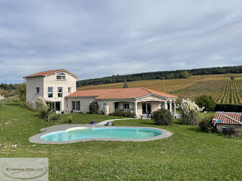 maison à La Roche-Vineuse (71)