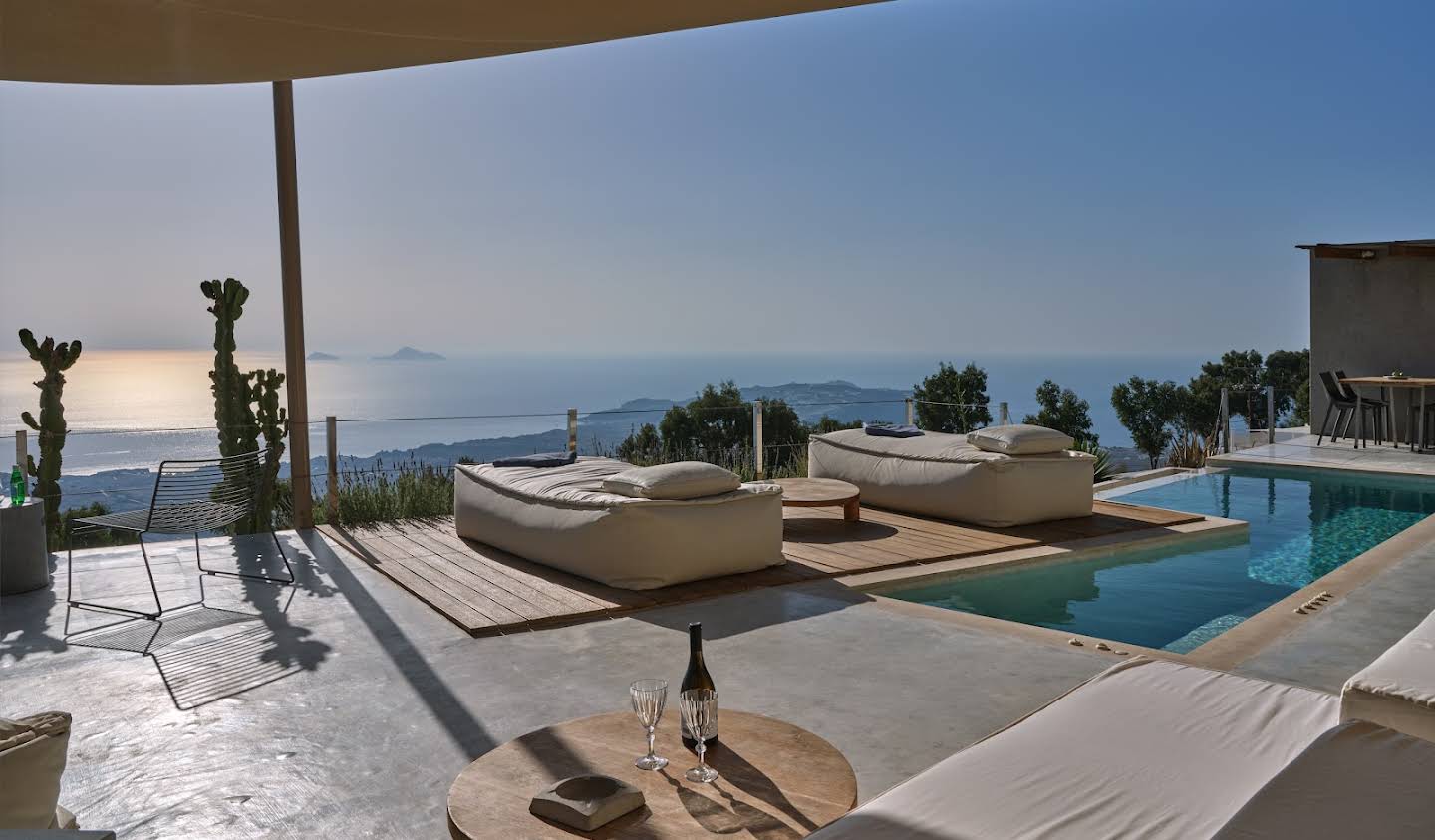 Villa with pool and garden Santorini