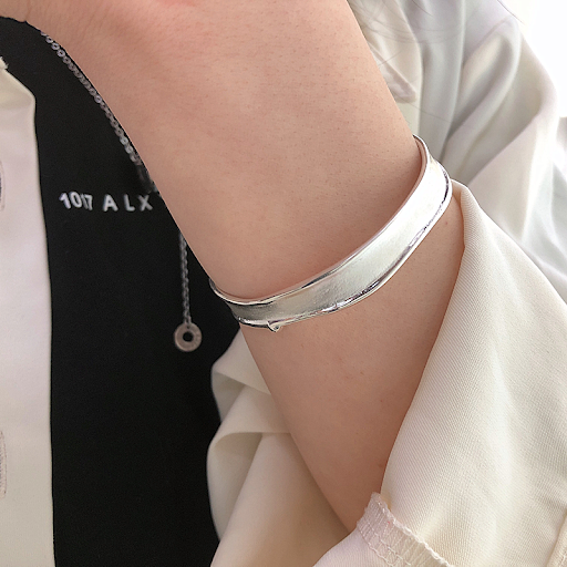 Title 4, Temperament Brushed Plain Light Luxury Bracelet...