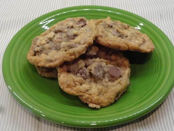 Chocolate Chip Toffee Oatmeal Kahlua Cookies_image