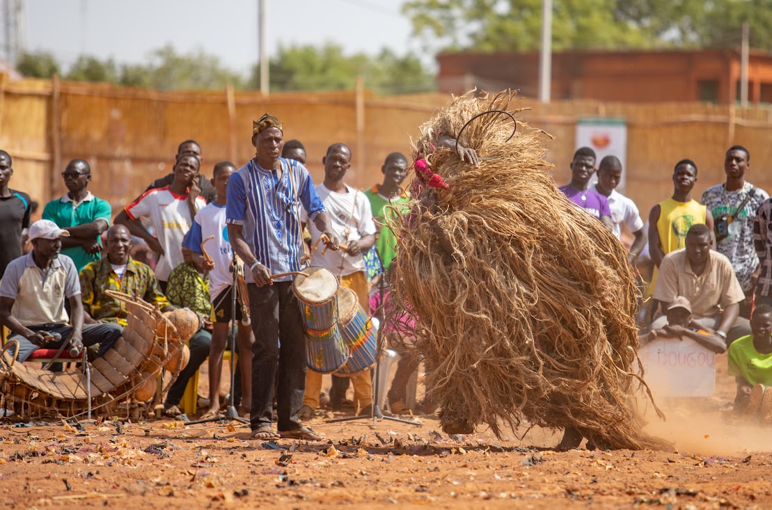 Буркина-Фасо: маски, люди, птицы