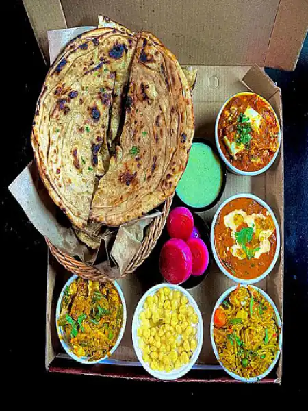 Laccha Paratha Thali