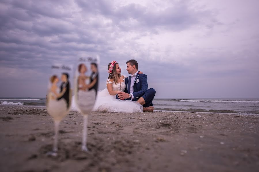 Fotografo di matrimoni Cosmin Calispera (cosmincalispera). Foto del 25 agosto 2017