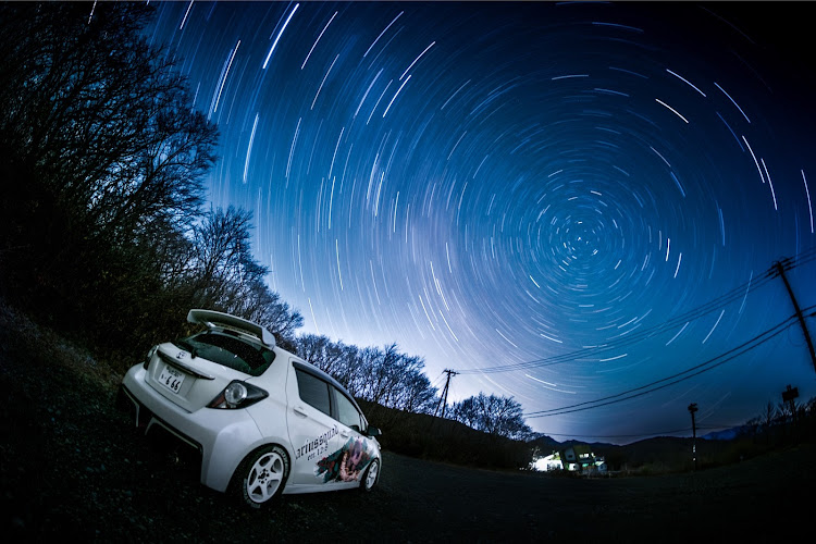 ヴィッツのドライブ・日の出と愛車・朝焼け・星空撮影に関するカスタム事例の投稿画像1枚目