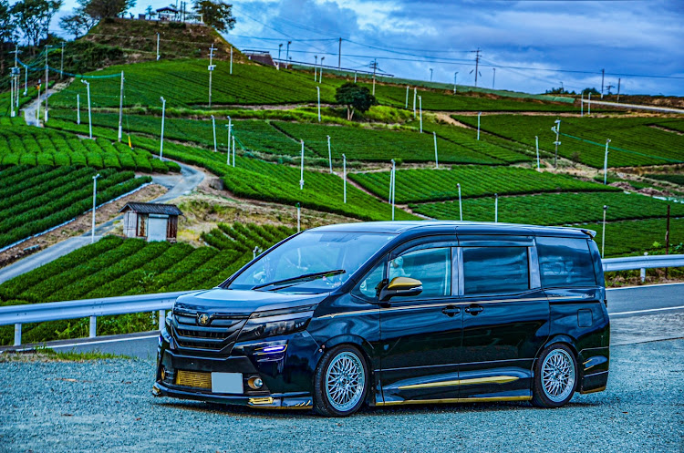 ヴォクシーの和と愛車・DIY・三連休・シンプルイメチェン（笑）・9月もよろしくお願いします。に関するカスタム事例の投稿画像4枚目