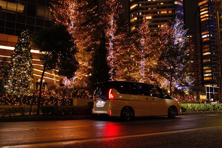 セレナのNISMO・D9R・メリクリ🎄イルミ🔮・ミニバン乗りと繋がりたい🤞・車検はヨビケンで検索に関するカスタム事例の投稿画像4枚目