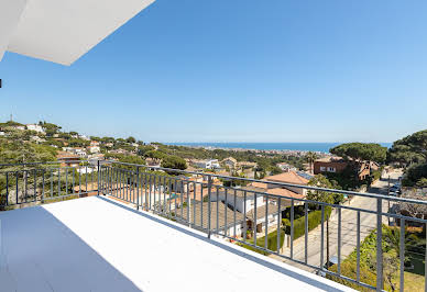 Maison avec jardin et terrasse 1