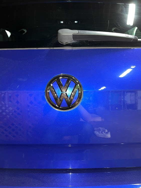 ゴルフ Rの芦有ドライブウェイ・東六甲展望台・欧州車・エンブレム交換・sprungに関するカスタム事例の投稿画像10枚目