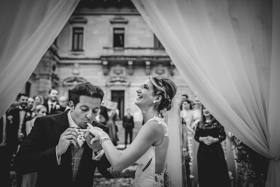 Fotógrafo de casamento Cristiano Ostinelli (ostinelli). Foto de 4 de agosto 2017