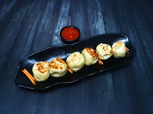 Veg Kothey Momo (Serves 1-2)