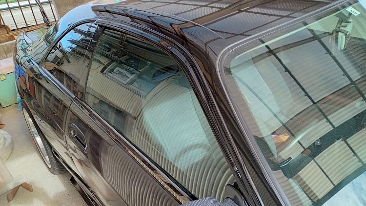 スカイライン GT-RのDIY・ドアバイザー塗装に関するカスタム事例の投稿画像3枚目