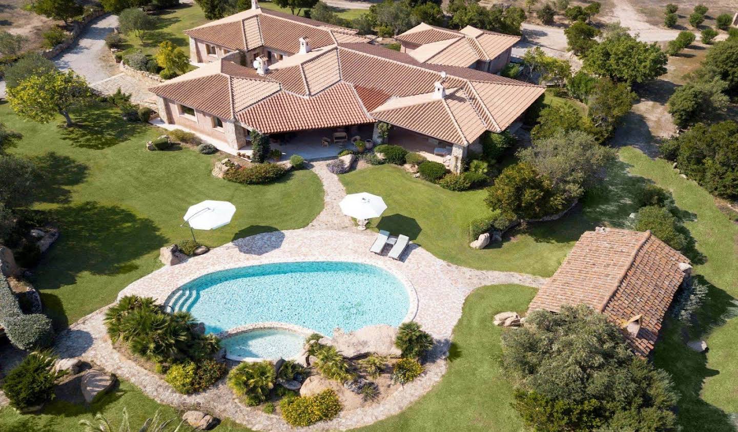 Villa with pool and garden Porto Cervo