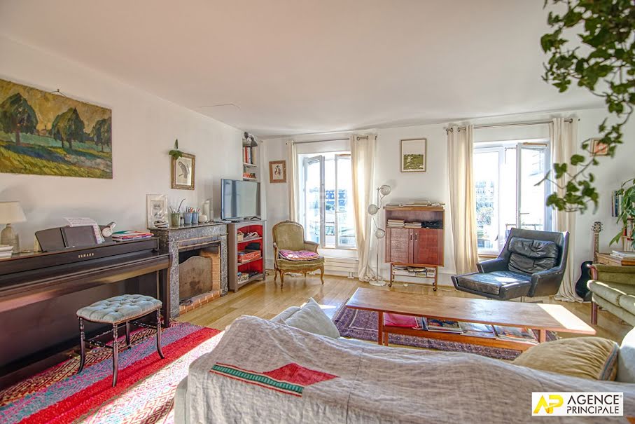 Location meublée appartement 4 pièces 118 m² à Versailles (78000), 2 490 €