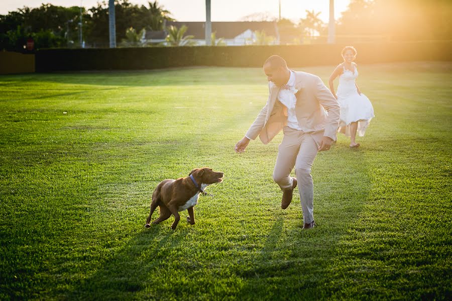 Fotografo di matrimoni Raymond Fuenmayor (raymondfuenmayor). Foto del 31 maggio 2017