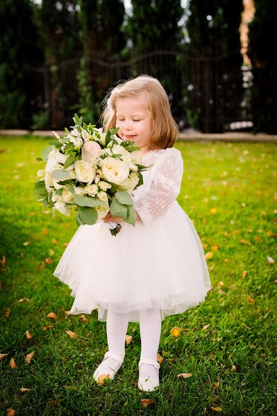 Fotografo di matrimoni Claudia Georgescu (kluphoto). Foto del 27 ottobre 2023