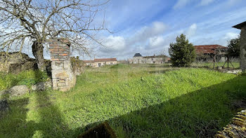 terrain à Saint-Varent (79)