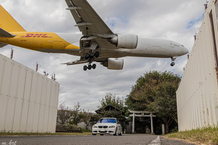 3シリーズ セダンのBMW3シリーズ・飛行機コラボ・三日月・天使の梯子・キャリパー塗装に関するカスタム事例の投稿画像1枚目