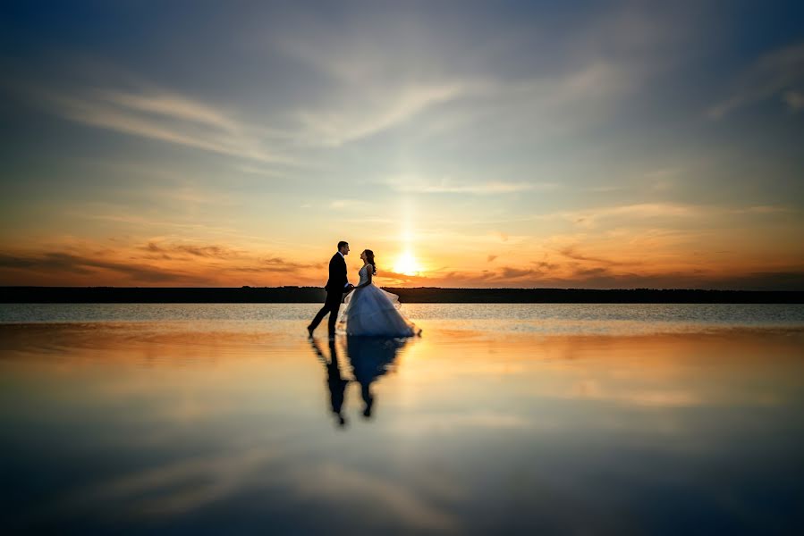 Fotógrafo de casamento Bogdan Konchak (bogdan2503). Foto de 15 de setembro 2019