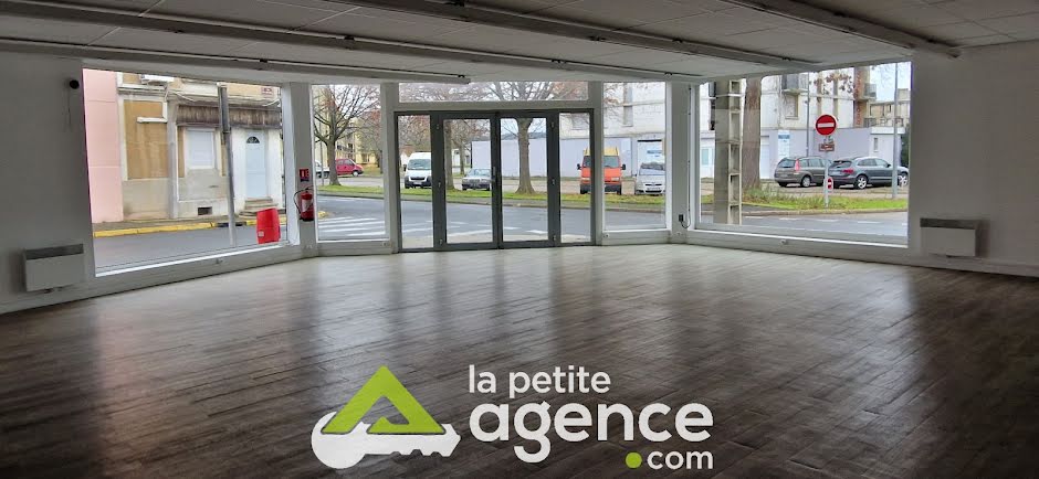 Vente locaux professionnels  204 m² à Montluçon (03100), 82 500 €