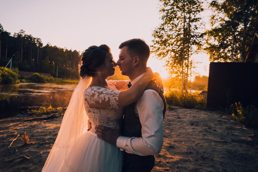 Fotograful de nuntă Vyacheslav Pak (pacvr). Fotografia din 19 mai 2019