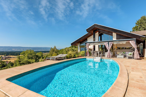 Villa with pool and terrace 4