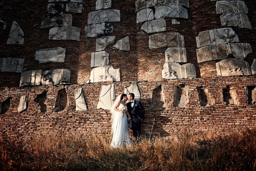 Fotografo di matrimoni Leonardo Lolli (lollifotoroma). Foto del 5 dicembre 2019