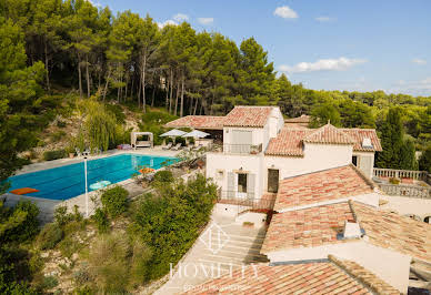 Villa avec piscine et terrasse 4