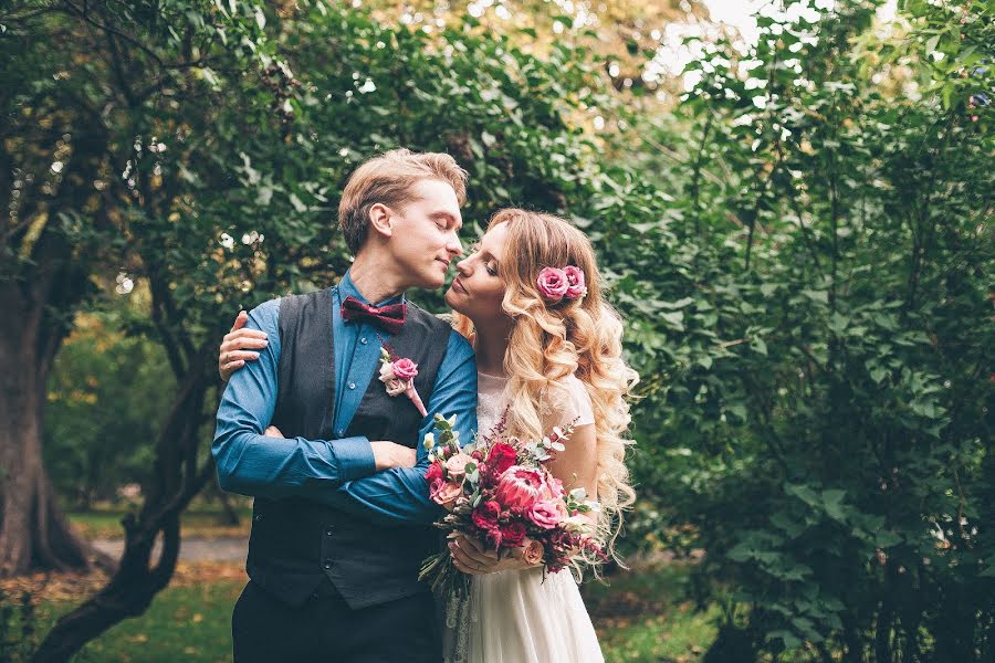 Fotógrafo de bodas Aliya Azamaeva (spring-swallow). Foto del 12 de septiembre 2015