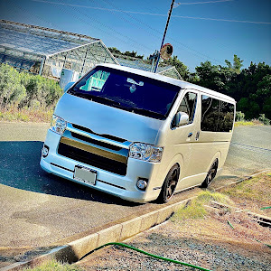 ハイエースバン GDH201V