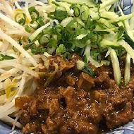 牛肉麵．雞湯(新信義店)