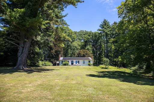 White house surrounded by trees and greenery - Prestige house for sale in Egremont, 3 bedrooms