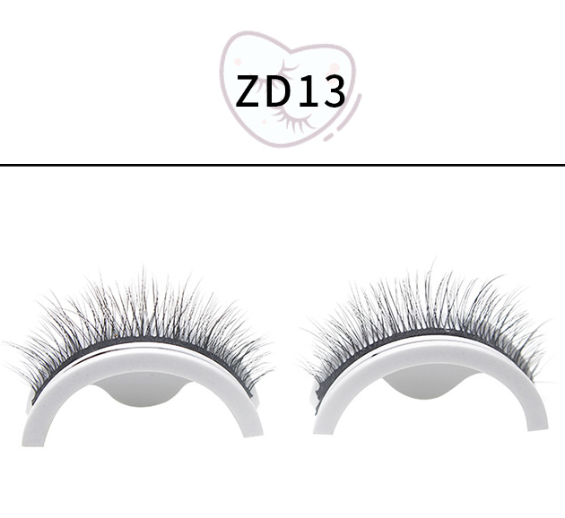 Faux cils adhésifs en bande, faciles à poser et réutilisables. Obtenez un regard captivant en quelques secondes, sans colle nécessaire.