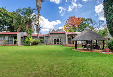 House with garden and terrace 8