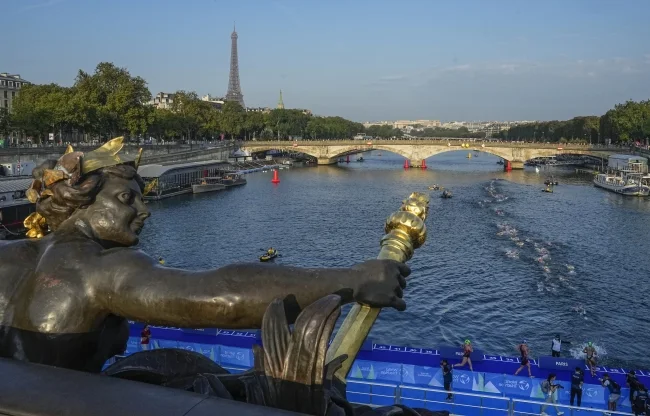 Otkazano još jedno probno plivačko takmičenje u Parizu jer je reka Sena ipak prljava