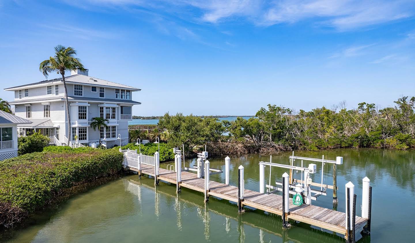 House with pool Captiva