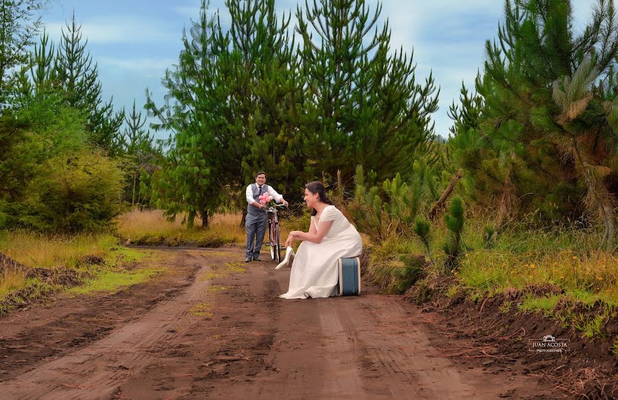 Fotograf ślubny Juan Carlos Acosta Minchala (acostaminchala). Zdjęcie z 30 maja 2019