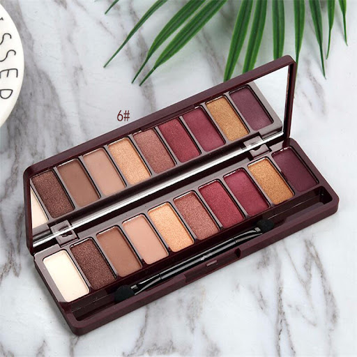 Title 4, 10 Color Eyeshadow Tray Create stunning looks w...