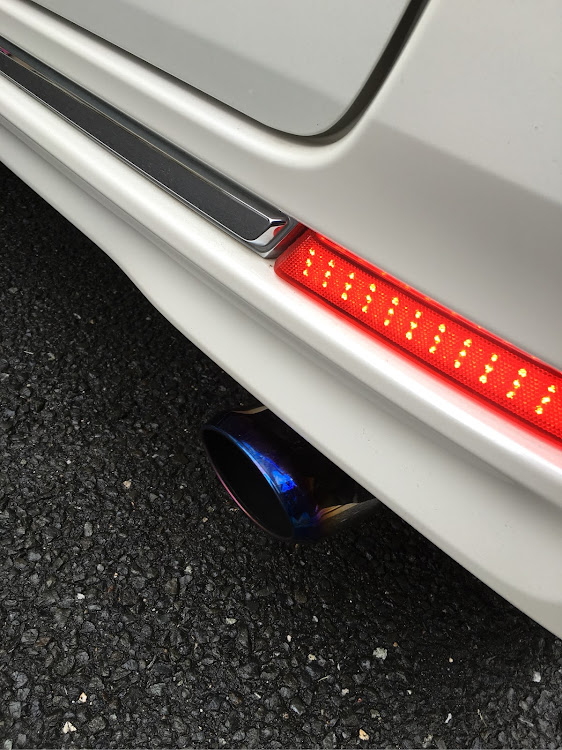 Nボックスカスタムの過去愛車・Nボー・LEDリフレクター・マフラーカッターに関するカスタム事例の投稿画像2枚目