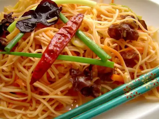 Veg Chilli Garlic Noodles