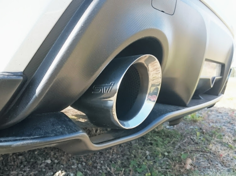 BRZのマフラー交換に関するカスタム事例の投稿画像1枚目