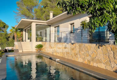 Villa with pool 4