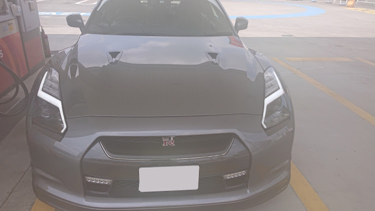 NISSAN GT-Rのヘッドライト交換・ドライブ・R35・NISSANGT-Rに関するカスタム事例の投稿画像2枚目