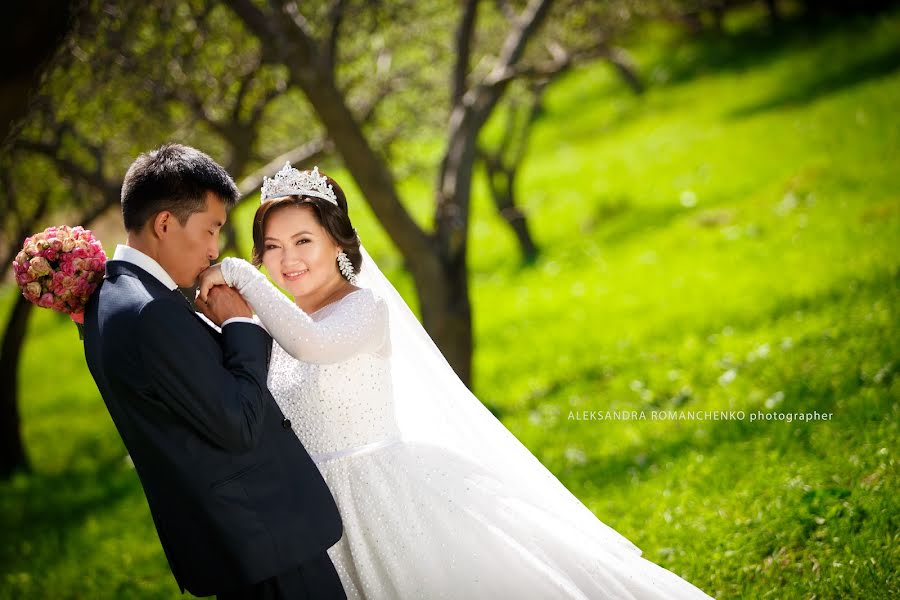 Fotógrafo de bodas Aleksandra Romanchenko (photo2012). Foto del 18 de agosto 2017