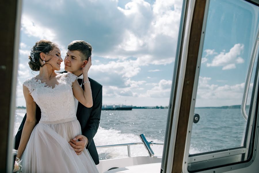 Wedding photographer Oksana Arkhipova (oksanaarkh). Photo of 13 February 2019