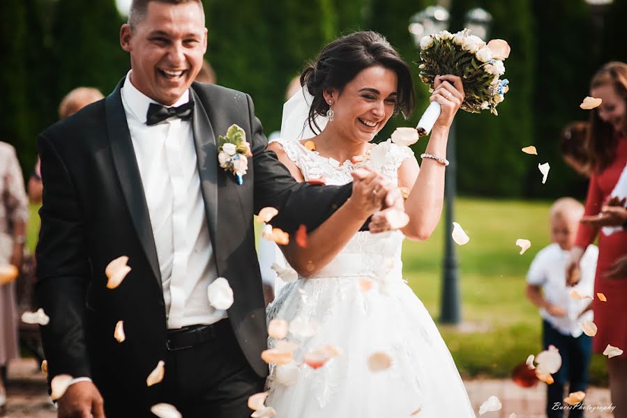 Fotógrafo de casamento Olegs Bucis (ol0908). Foto de 7 de março 2019