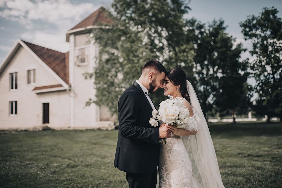 Fotógrafo de casamento Anyuta Aksyutina (anyta1yudina7777). Foto de 23 de junho 2019