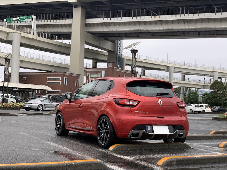 ルーテシアのcarol racing Renault・繋がろうルーテシアオーナー・ルノー祭り・モーニングミーティング・リフレクションに関するカスタム事例の投稿画像7枚目
