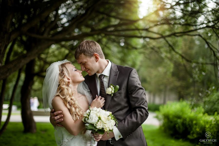 Fotógrafo de casamento Oleg Galinich (galynych). Foto de 18 de dezembro 2013